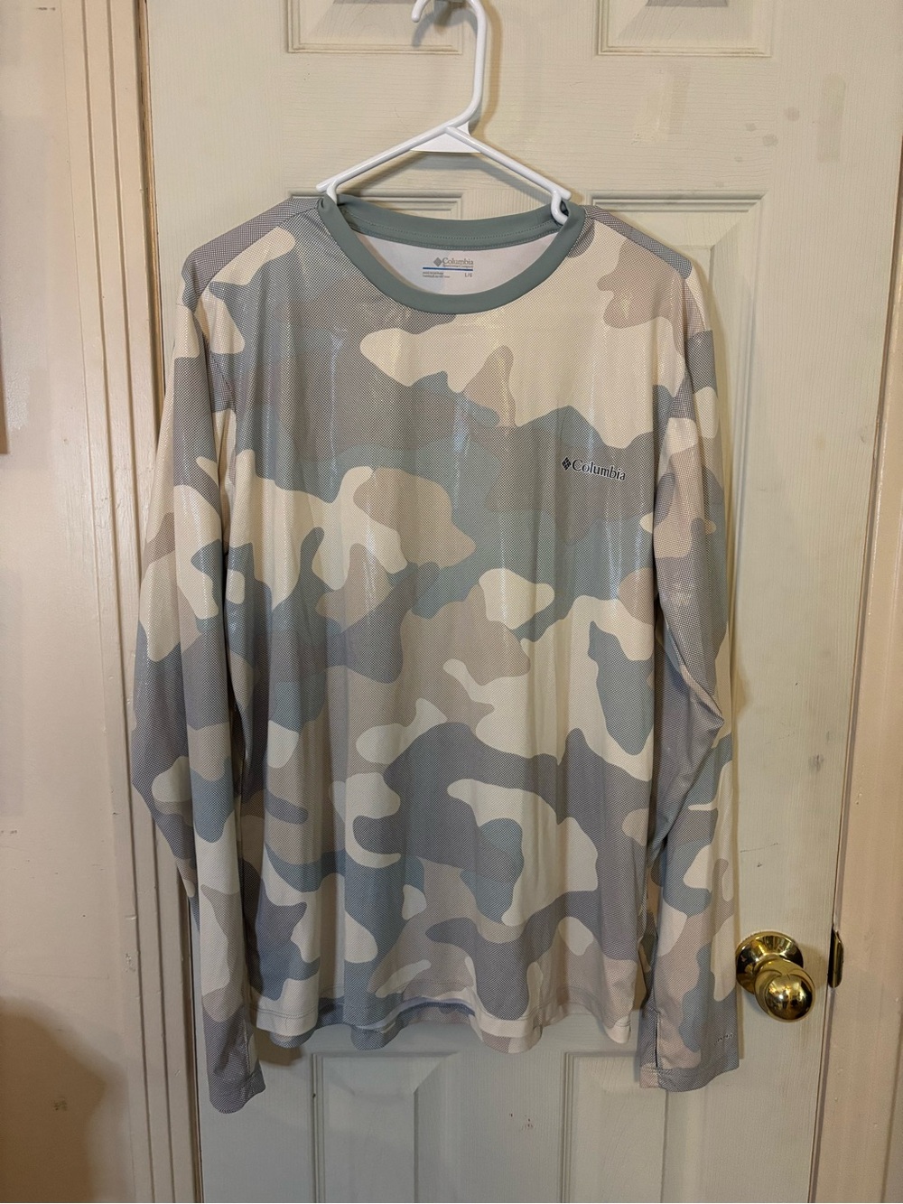 Columbia Men’s Long-Sleeve Camo Performance Shirt - Gray/Cream